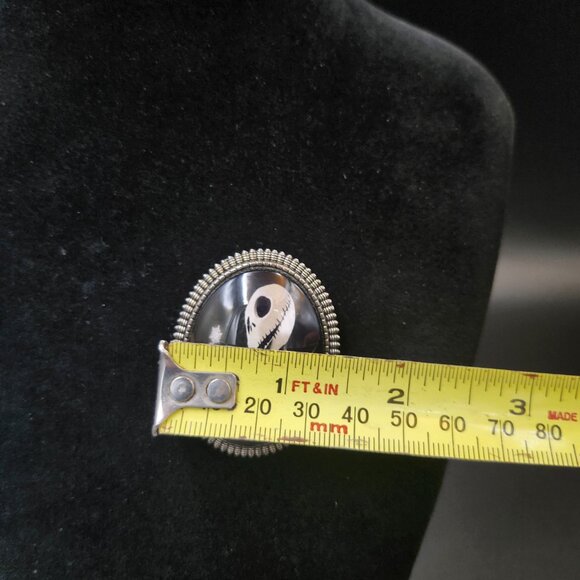 Jack Skellington Nightmare Before Christmas Metalic & Glass Brooch - Picture 6 of 6